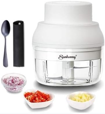 Electric Garlic Chopper Mini, Garlic Masher Crusher Mincer, Mini Food Processor Small with Garlic Peeler And Spoon, 100ML/3.3FL OZ, White