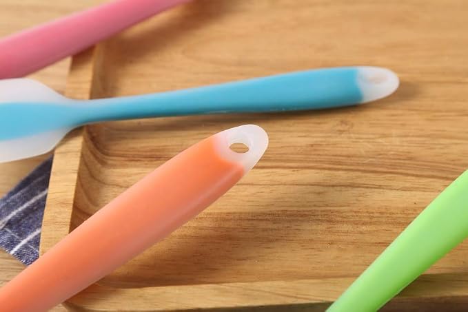 HiramWare Silicone Spatula Set of 4 - Heat Resistant Flexible Spatula 450F with Stainless Steel Core - Food Grade Premium Good Grip Kitchen Utensils - Seamless, Heavy Duty, BPA Free, Dishwasher Safe