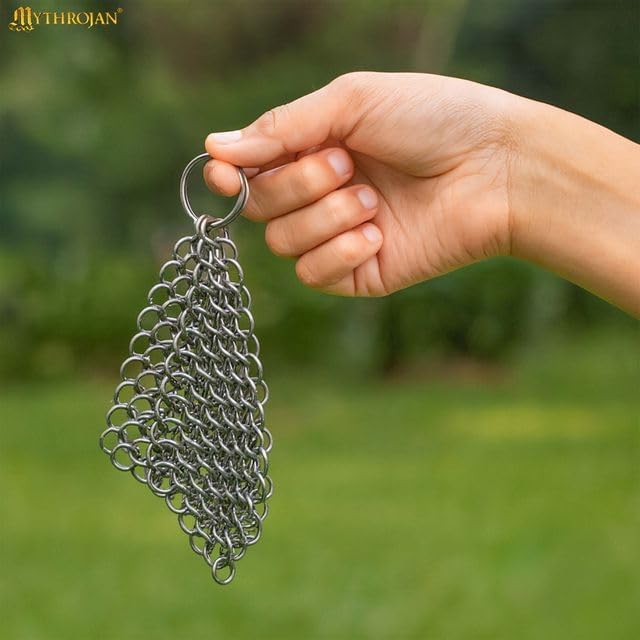 Cast Iron Scrubber 316 Stainless Steel Skillet Cleaner 3.9"x3.9" Chainmail Scrubber Chain Mail Scrub with Hanging Ring for Cast Iron Pre-Seasoned Pans, BBQ Grills Cookware Utensils Cleaning