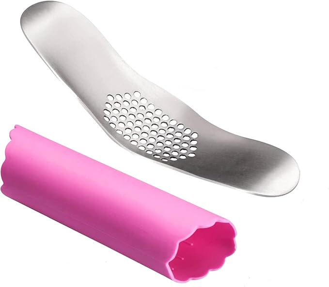 Fu Store Garlic Press Stainless Steel Garlic Rocker with Silicone Peeler | 304 Stainless Steel Mincer Food Grade Silicone Peeler Garlics , Color Random Peeler