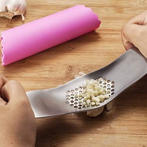 Fu Store Garlic Press Stainless Steel Garlic Rocker with Silicone Peeler | 304 Stainless Steel Mincer Food Grade Silicone Peeler Garlics , Color Random Peeler
