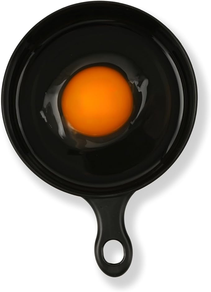 Microwave Oven Fried Egg Cooker - Made in Japan Egg Fryer Machine - Heat/Cold Resistant 140℃, -20℃ - Easy Use: Crack, Pour, Microwave - Ideal Kitchen Gadget for Quick Meals - 10.4cm x 5.3cm x 14.3cm