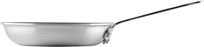 Winco 7" Aluminum Fry Pan, Non-Stick Finish | Reinforced riveted handle, Hanging hole for storage, Great for Sauteing, Searing, Frying and Restaurant Kitchens