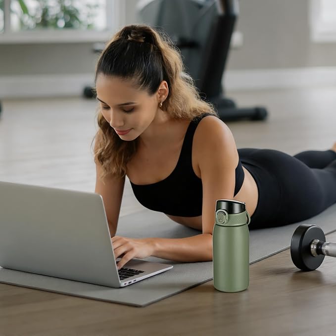 Insulated Water Bottle 12 oz with Dustproof Lid, Carry Handle & Tea Infuser, BPA-Free & Leakproof, Stainless Steel Water Bottles Ideal for Fitness, Hiking, Office & Outdoor Use （Olive Green ）
