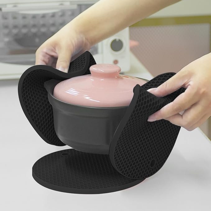 Silicone Non-Slip, Heat Resistant & Water-Trapping Trivet Mats for Water Glasses & Teacup & Coffee Cup & Dishes & Cookware, Multipurpose Kitchen Table Coaster, 5.5-Inch, Black
