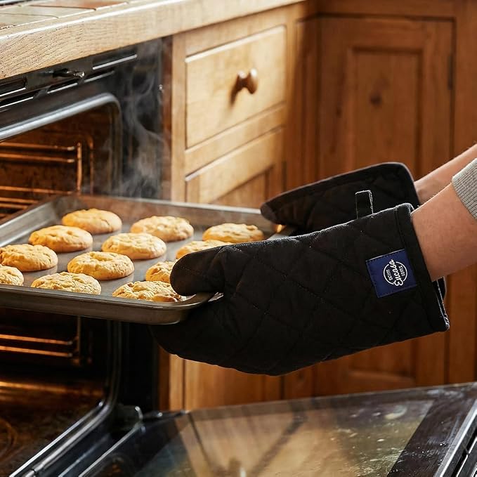 Encasa XO Oven Mitts and Pot Holders Set, Heat Resistant Cotton | Full Black, Diamond Quilted | Non-Slip Grip | Microwave & Oven Safe | Hanging Loop | Machine Washable | Set of 2