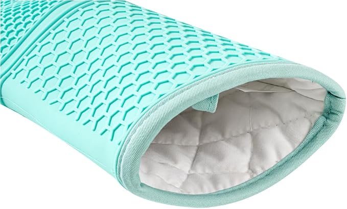 Comfy Grip 14 x 7.3 Inch Thick Baking Mitts, 1 Food-Grade Cooking Glove Set - 2-Piece Set, Heat-Resistant, Turquoise Silicone Oven Mitts, Honeycomb Texture, With Soft Cotton Lining - Restaurantware