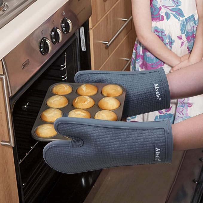 Alselo Silicone Oven Mitts Set, Heat Resistant 550 Degree,7.5"x12" | Kitchen Mittens,Waterproof & Non-Silp Oven gloves for Baking Cooking Barbecue Microwave & Machine Washable(Grey, 2)