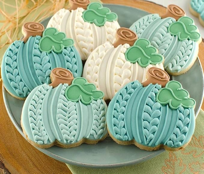 6 Pieces Thanksgiving Cookie Cutters, Fall Themed Holiday Cookie Cutter Shapes of Pumpkin,Maple Leaves,Oak Leaves,Turkey,Squirrel,and Acorn Cookie Cutters with Decorating Instructions