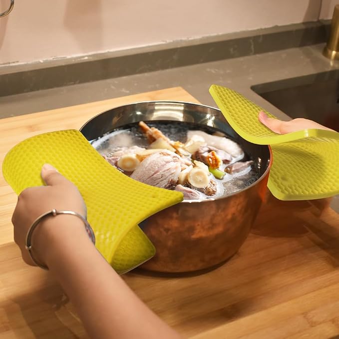 homEdge Silicone Square Trivets Mat, 6 Packs Multipurpose Non Slip Heat Resistant Pot Holder-Yellow