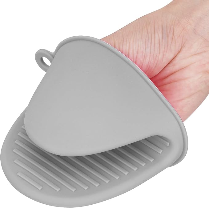 tifanso 1 Pair Heat Resistant Silicone Oven Mitts & Pot Holders for Cooking | Mini Non-Slip Pinch Grip, Food Grade Silicone, Ideal for Air Fryer Baking & Grilling, Easy to Clean & Durable