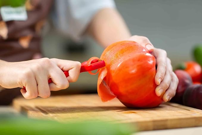 ARCOS Professional Peeler for Fruits and Vegetables. 5.5 Inch Stainless Steel Kitchen Tool for Precise Cutting. Chef's Gadget with Ergonomic Polypropylene Handle. Red Color