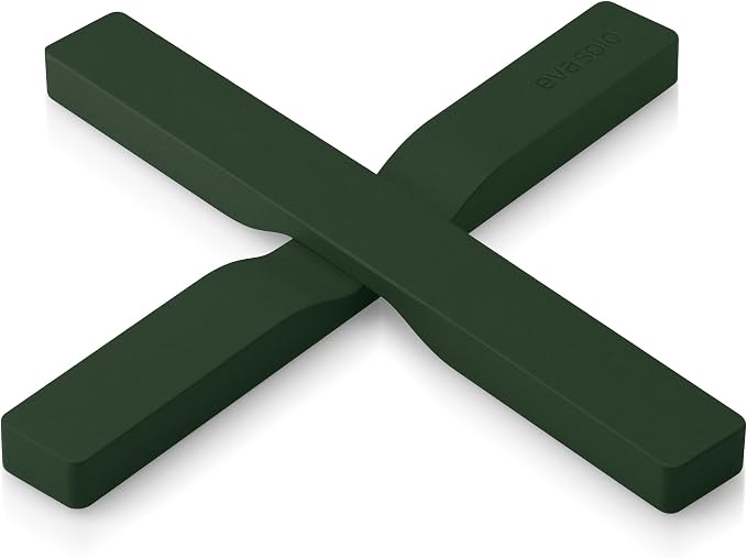 EVA SOLO | 2 Magnetic Trivets | Silicone-Coated Nylon with Built-in Magnets | Dishwasher-Safe | Placed Either Crossways or Divided in 2 | Danish Design, Functionality & Quality | Emerald Green