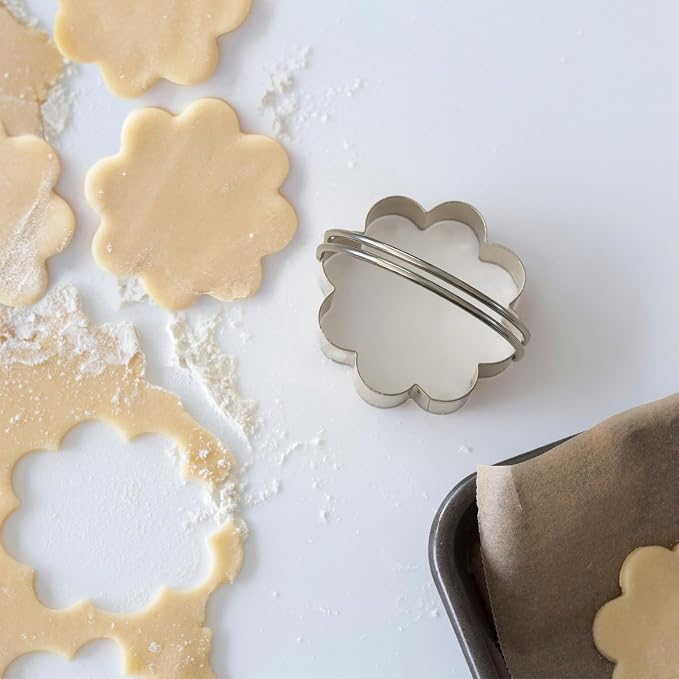 ALLTOP Scalloped Biscuit Cutters with Handle, Stainless Steel Cookie Cutter, Professional Baking Essential Tool for Pastry, Scone, Donut-Flower Shaped