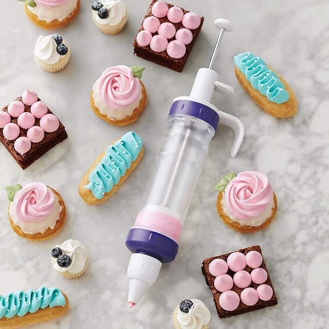 Wilton Dessert Decorator Piping Kit, Plunger-Style Tool | Plunger-Style Decorator Includes Couplers, Fill Tip & 4 Decorating Tips, Perfect for Filling, Frosting & Decorating Treats