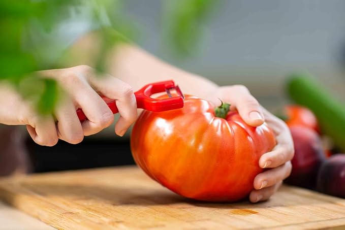 ARCOS Professional Peeler for Fruits and Vegetables. 5.5 Inch Stainless Steel Kitchen Tool for Precise Cutting. Chef's Gadget with Ergonomic Polypropylene Handle. Red Color
