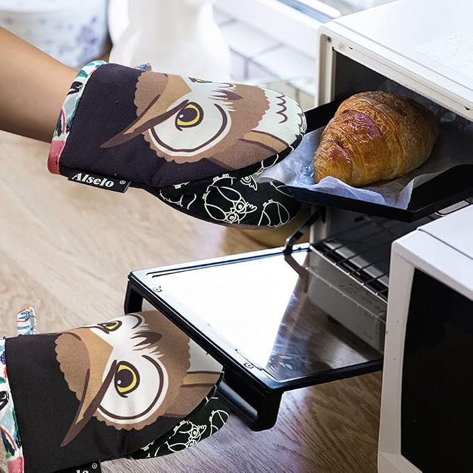 Alselo Mini Oven Mitts 2-Pack Set,Silicone Little Kitchen Gloves | Heat Resistant with Non-Slip Grip and Soft Quilted Cotton Lining for Safe Backing Cooking Barbecue (Black, 2)
