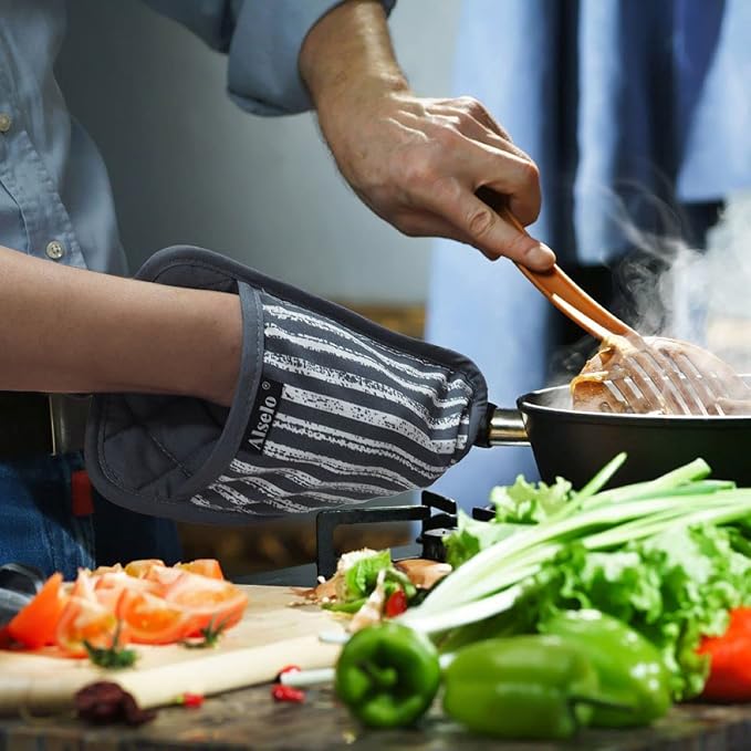 Alselo Silicone Pot Holders Set of 3 Heat Resistant & Non Slip Potholders | Professional Oven Hot Pads with Pockets Mitts for Kitchen Cooking Baking Barbecue (Grey 3)