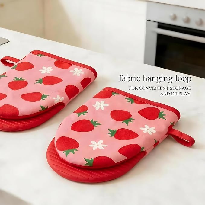 Mini Oven Mitts Set,2-Pack Strawberry Decor Cute Oven Mitt,Cute Kitchen Gloves Kitchen Accessories Gadgets,Cotton Oven Mits,Heat Resistant Non-Slip Silicone Grip,Baking Supplies,5.5"x8"
