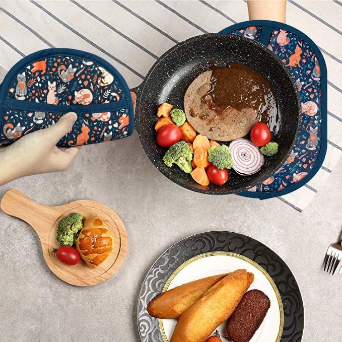 Pot Holders with Transparent Clear Silicone Shell and Nice Cat Flower | Potholders Cotton Lining Set of 2, Heat Resistant to 500 F Kitchen Oven Gloves for Cooking (Navy Cat, Potholders)