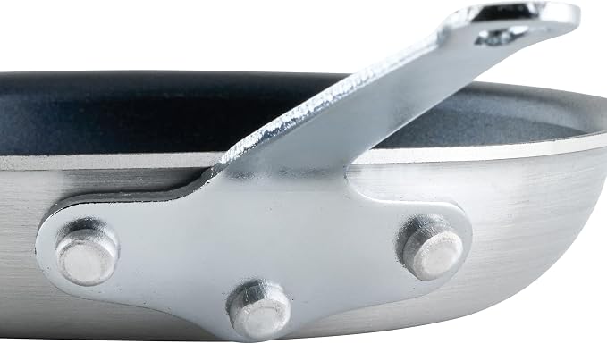 Winco 7" Aluminum Fry Pan, Non-Stick Finish | Reinforced riveted handle, Hanging hole for storage, Great for Sauteing, Searing, Frying and Restaurant Kitchens