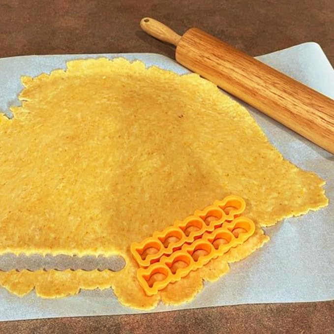 Goldfish Cracker Cookie Cutter for Sourdough – Food-Grade, BPA-Free, Non-Toxic, Dishwasher Safe, Mini Kids Snack Cutter (1)