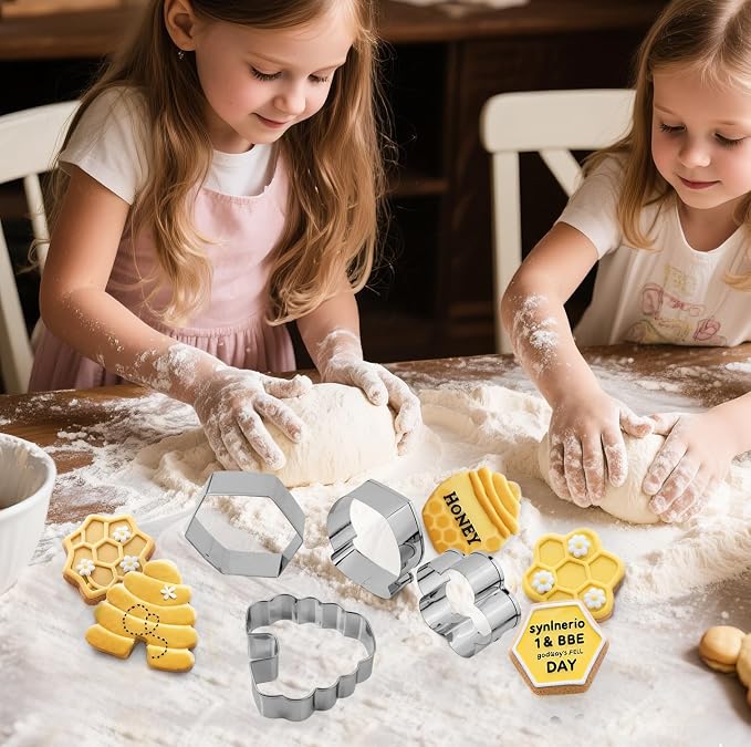 Bee Cookie Cutters Set, 6PCS Stainless Steel Honey Bear Molds | Beehive & Honey Jar Cookie Cutters Ideal for Cartoon Bear Party Baking Muffins Sandwiches Cake Fondant Birthday Decoration
