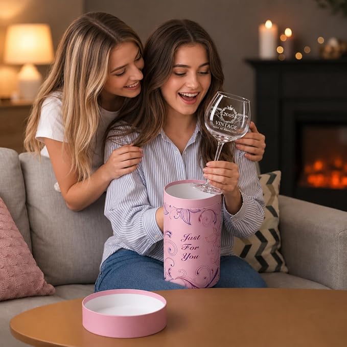 30th Birthday Gifts for Women, Vintage 1996 Engraved Wine Glass in Gift Box | Gift For Her Turning 30, Daughter, Sister Or Friend, Lightweight Thin-Rimmed Glass, Elegant Design, Birthday Decoration
