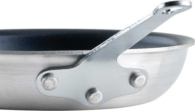 Winco Majestic 14.38" Non-Stick Frying Pan, 14 Inch, Black,Silver | Reinforced riveted handle, Great for Sauteing, Searing, Frying and Restaurant Kitchens
