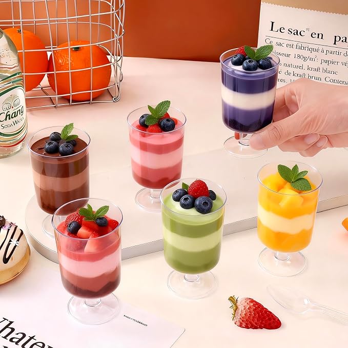 mwellewm 390 Pcs Dessert Cups with Lids and Spoons, 5 OZ Parfait Cups 3 OZ Plastic Desert Cups Clear Mini Shooter Cups for Party Reusable Small Appetizer Serving Fruit Cup Ice Cream Cake Pudding