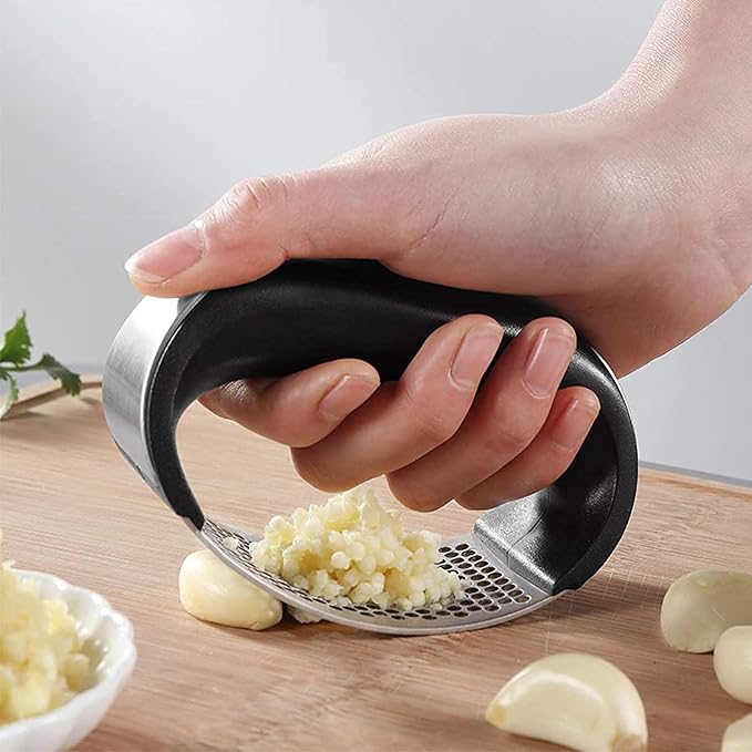Garlic Press Rocker, Stainless Steel Garlic Mincer Crusher Professional Kitchen Gadgets Garlic Chopper with Ergonomic Handle, Silicone Garlic Peeler