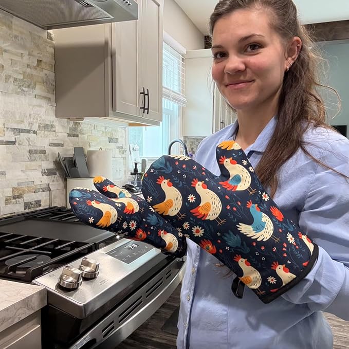 Miracu Oven Mitts Set, Cute Chicken Gifts for Chicken Lovers, Kitchen Decor | Funny Chicken Themed Stuff, Rooster Gifts for Women Mom Her Chicken Lady Owner, Christmas Cooking Baking Accessories