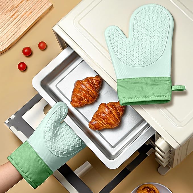Silicone Oven Mitts，Heat Resistant up to 500°F, Oven Gloves with Soft Lining, Non-Slip Kitchen Essentials, Kitchen Gadgets, Apartment Essentials, Great Gift for Cooking (green-1pair)