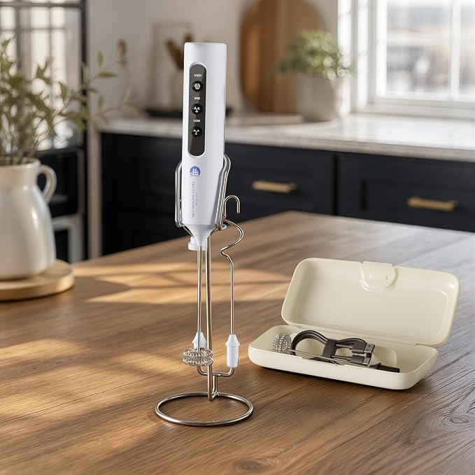 Rechargeable Milk Frother with Stand, 4 Interchangeable Whisks & Travel Case – Handheld Mixer for Lattes, Matcha, Hot Chocolate, Eggs & Protein Shakes