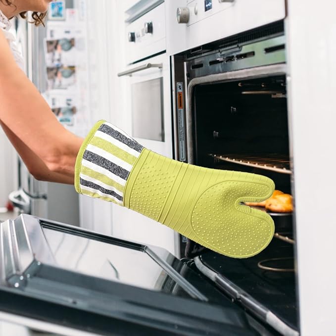 Heat Resistant 550 Degree Oven mitt, Silicone Oven Hot Mitts - 1 Pair, Extra Long Professional Baking Oven Gloves - Food Safe,Pot Holders Cooking,Grilling,Kitchen (Vanilla)