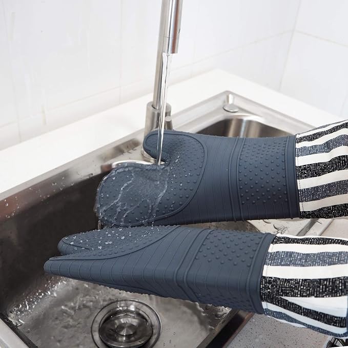 Heat Resistant 550 Degree Oven mitt, Silicone Oven Hot Mitts - 1 Pair | Extra Long Professional Baking Oven Gloves - Food Safe,Pot Holders Cooking,Grilling,Kitchen (Grey Mittens)