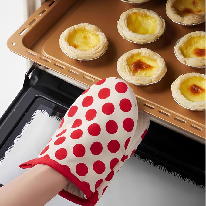 1 Pair Mini Oven Mitts,High Heat Resistant Oven Gloves,Kitchen Short Oven Mit with Hanging Loop for BBQ, Baking, Cooking and Grilling, (dotRed)