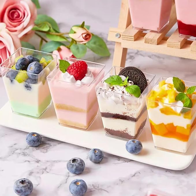 mwellewm 400 Pcs Dessert Cups with Lids and Spoons, 5 OZ Parfait Cups 3 OZ Plastic Desert Cups Clear Mini Shooter Cups for Party Reusable Small Appetizer Serving Fruit Cup Ice Cream Cake Pudding