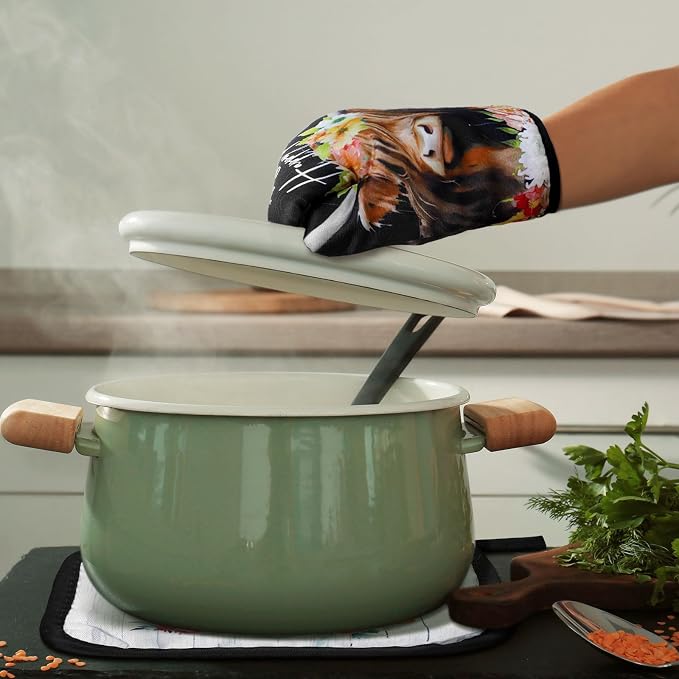 Bencailor 6 Pcs Cattle Kitchen Towels Oven Mitts and Pot Holders Set Decorative Dish Towels Tea Washcloth Non Slip Heat Resistant Oven Gloves for Summer Home Cooking Baking, Retro Color