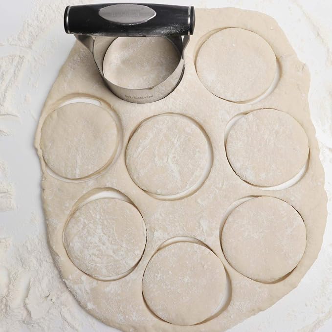 HULISEN 3.5 inch Biscuit Cutter, Stainless Steel Cookie Cutter with Handle | Round, Ergonomic Rubber Grip, Extra 1 inch Cutter Included, Dishwasher Safe, Baking Beginner Friendly, Gift-Ready Packaging