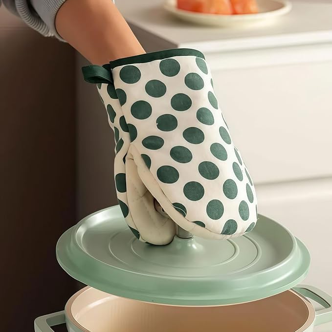 1 Pair Mini Oven Mitts,High Heat Resistant Oven Gloves,Kitchen Short Oven Mit with Hanging Loop for BBQ, Baking, Cooking and Grilling, (dotGreen)