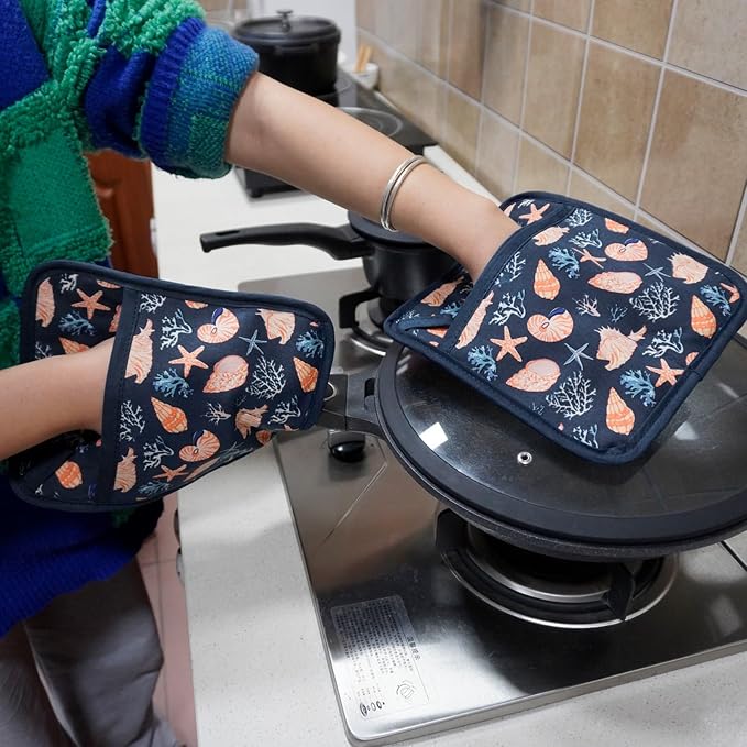 Pot Holders Set of 2 Heat Resistant 480℉ Kitchen 100% Cotton | Comfortable Lining Printing Cowry Flower Women Men Home Cooking Baking Microwave BBQ Gift (Cowry potholders)