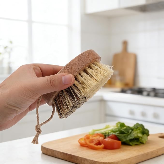 2pcs Vegetable Brush Scrubbers with Wood Handle, Dual Bristle Sisal & Palm Wooden Veggie Scrubbing Cleaner Brush for Vegetable Potatoes Carrots Mushroom Tomato Fruits Produce Cleaning Wash