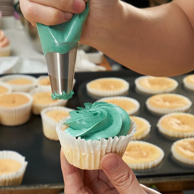 8Pcs Large Piping Tips Set,Stainless Steel Icing Tips with 10 Disposable Pastry Bags for Cake Decorating