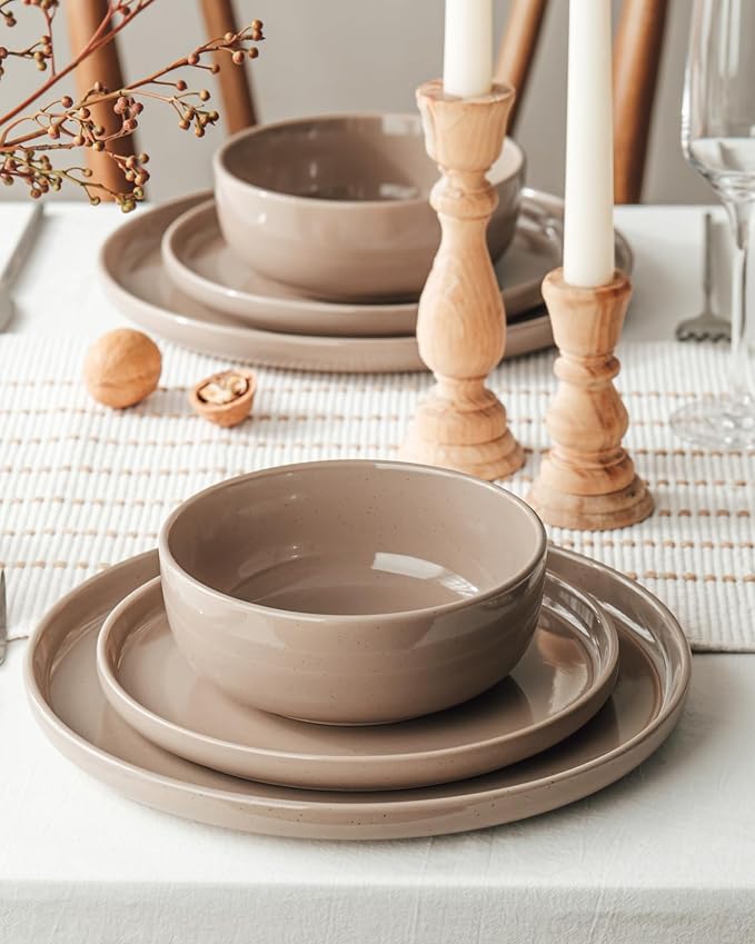 Famiware Milkyway 18-Piece Stoneware Dinnerware Set, Cinnamon Brown | Plates and Bowls for 6, Dishes Set for Everyday & Formal Use, Microwave & Dishwasher Safe, Chip & Scratch Resistant