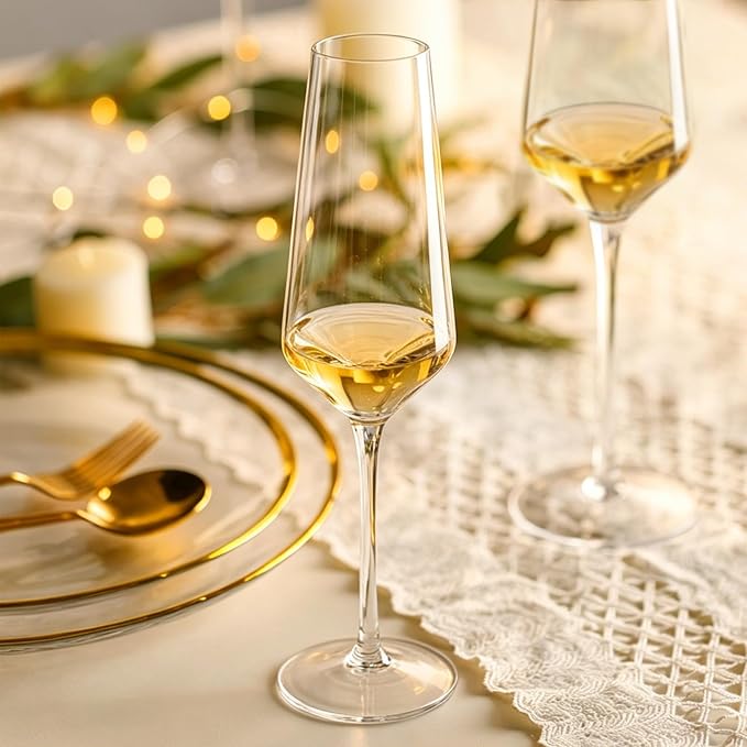 Plastic Champagne Flutes Set of 4 (8oz) |Reusable Plastic Champagne Glasses |100% Tritan & BPA Free |Dishwasher Safe| Awesome For Pool, Beach, Travel, Pool, Camping, Beach, Picnic, Everyday Use.
