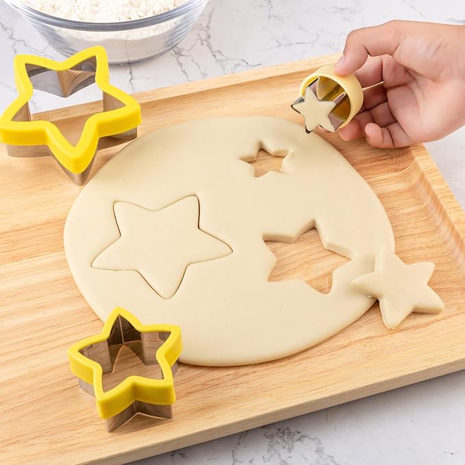 Star Cookie Cutters 4 Pcs, Kimfead Sandwich Cutter for Kids Lunch, Vegetable Fruit Cutters Shapes, Stainless Steel Biscuit Cutters for Children Boys Girls | Sandwich Cutter for Kids Lunch, Vegetable Fruit Cutters Shapes, Biscuit Cutters, for Children B...