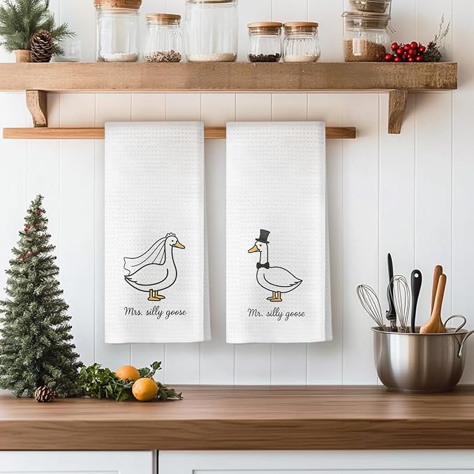Funny Mr and Mrs Silly Goose Kitchen Towels, Wedding Gifts for Couples Newlyweds Dish Tea Towels for Kitchen Decor, Just Married Gifts Decorative Hand Towels for Bathroom, 16x24 Inch Set of 2