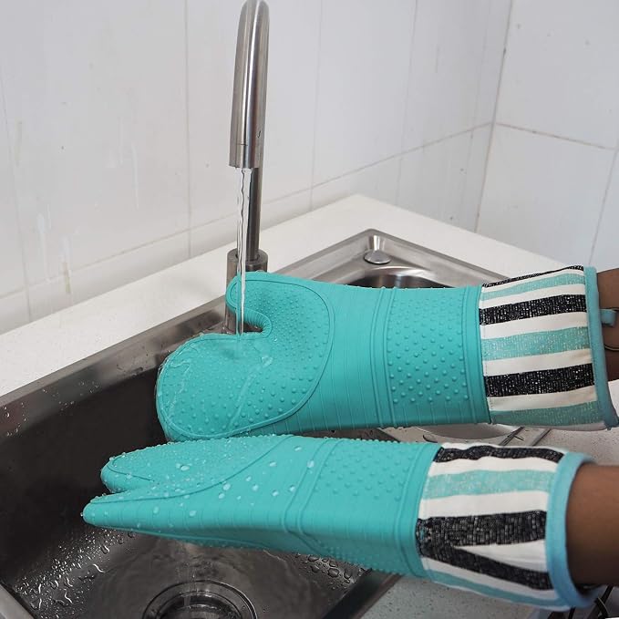 Heat Resistant 550 Degree Oven mitt, Silicone Oven Hot Mitts - 1 Pair | Extra Long Professional Baking Oven Gloves - Food Safe,Pot Holders Cooking,Grilling,Kitchen (Blue Mittens)