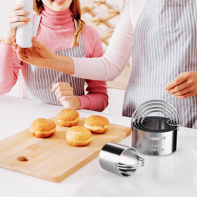 Round Cookie Cutters with Handle,Cookie Biscuit Cutter Set(5 Pieces/Set) | Stainless Steel Circle Cutters Donut Cutter Mold Tool with Ring for Baking, Biscuits, Cakes, Sandwiches